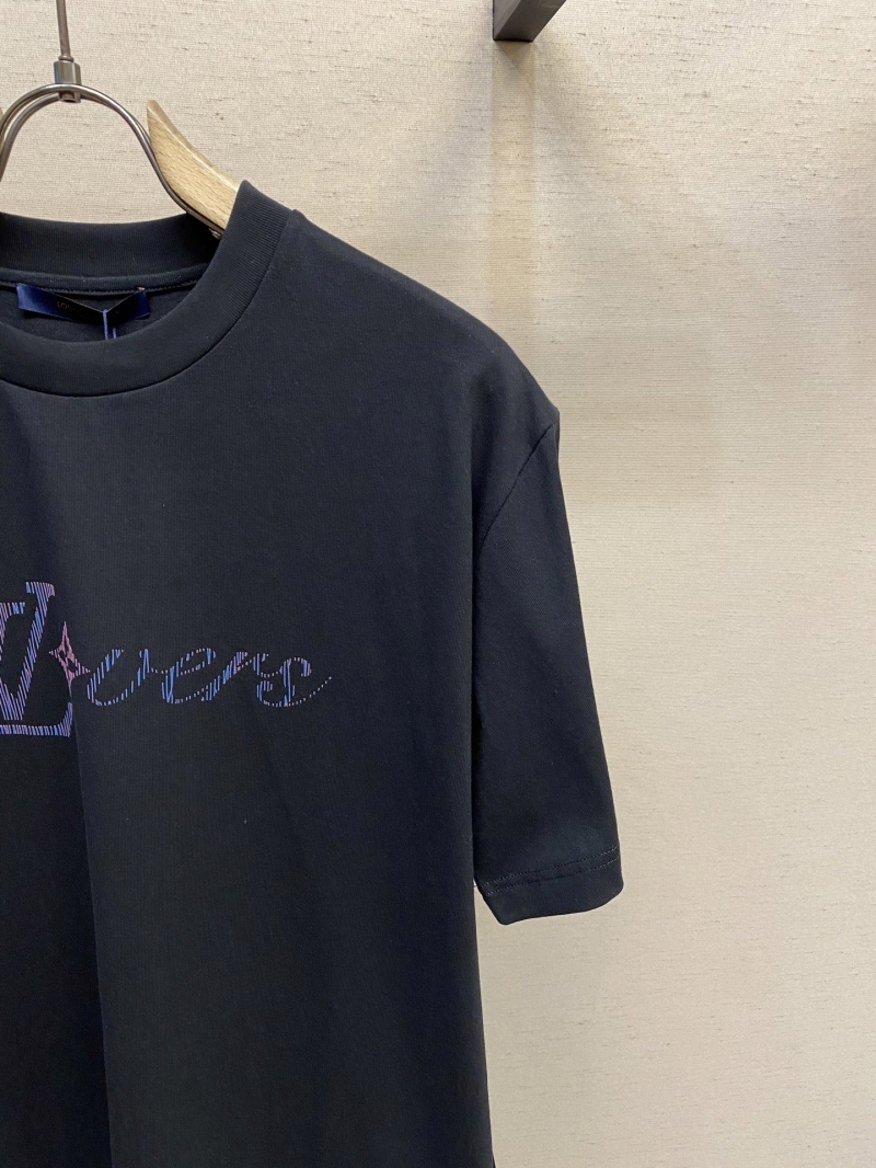 l0vis Vvtt0n shirt